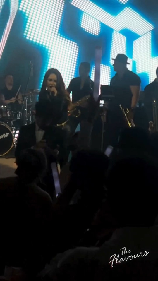 Vídeo: The Flavours tocando Bad Romance ao vivo