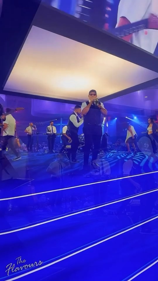 Vídeo: The Flavours tocando Descobridor dos Sete Mares