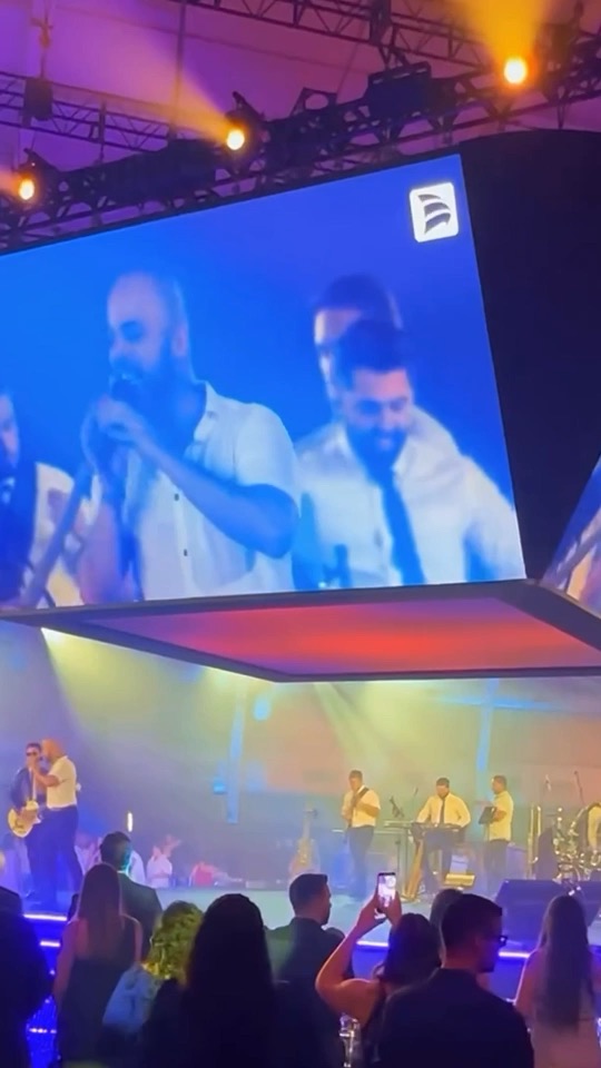 Vídeo: The Flavours tocando Seu Astral ao vivo
